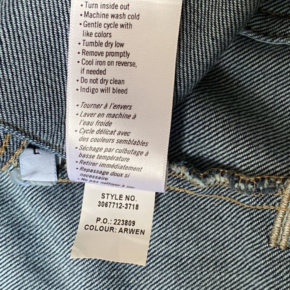 PAIGE Vivienne Denim Jacket in Arwen - Picture 9 of 9